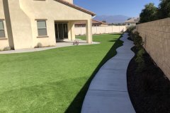 Artificial-turf-and-concrete